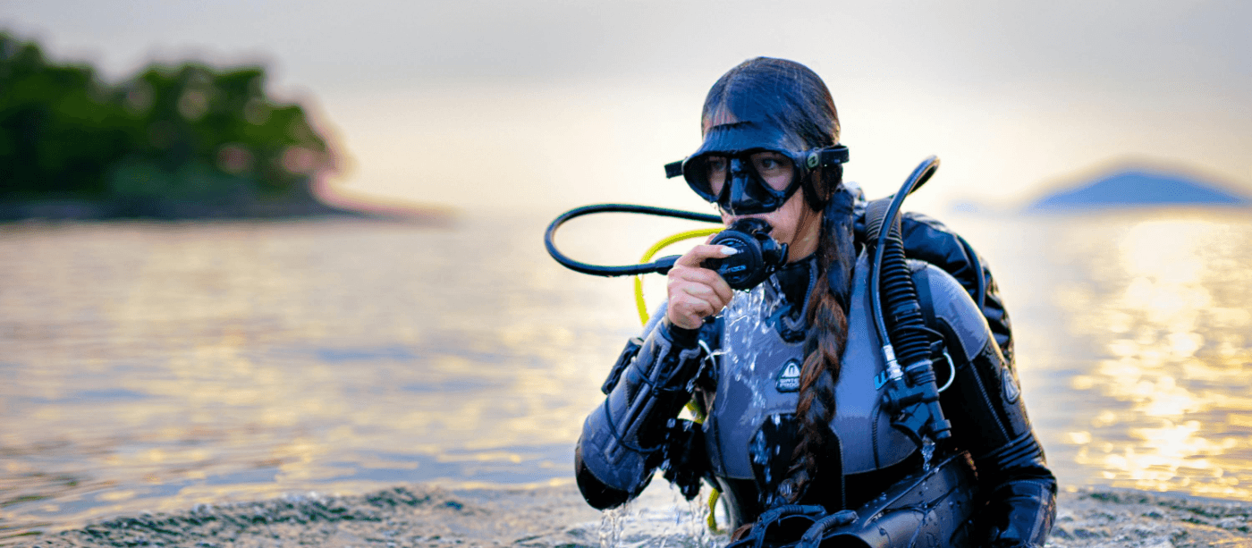 Concept image for MBN's Azure Spring K-drama featuring a young Korean haenyeo-style diver at the coast
